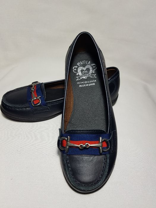 Продам детскую обувь