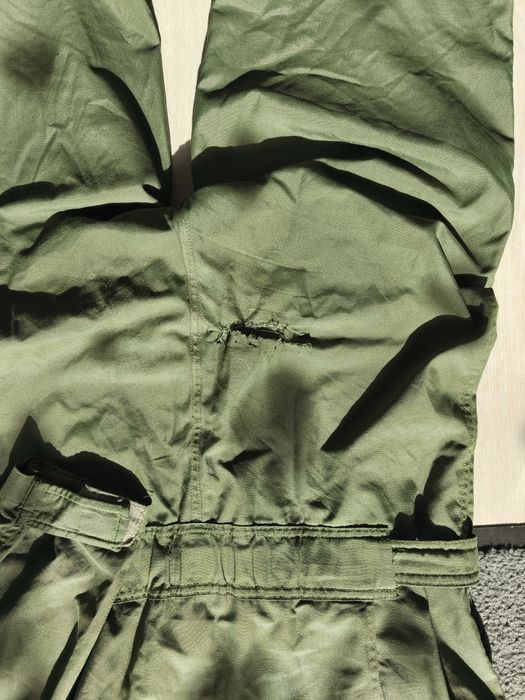 Costum pilot cu defecte