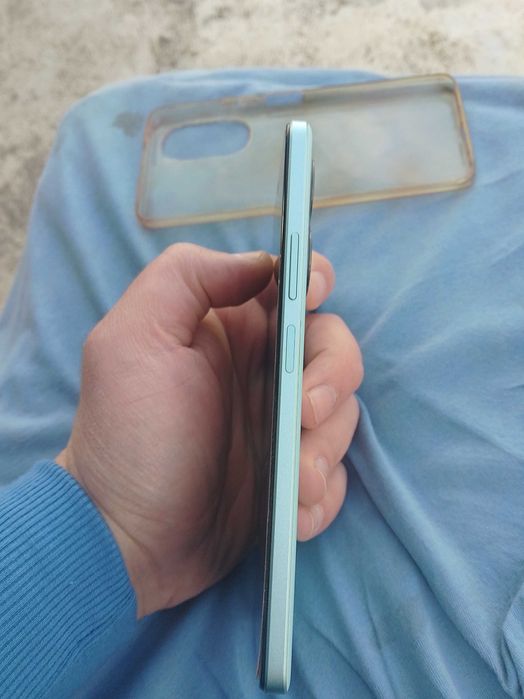 Oppo a58 със зарядно устройство