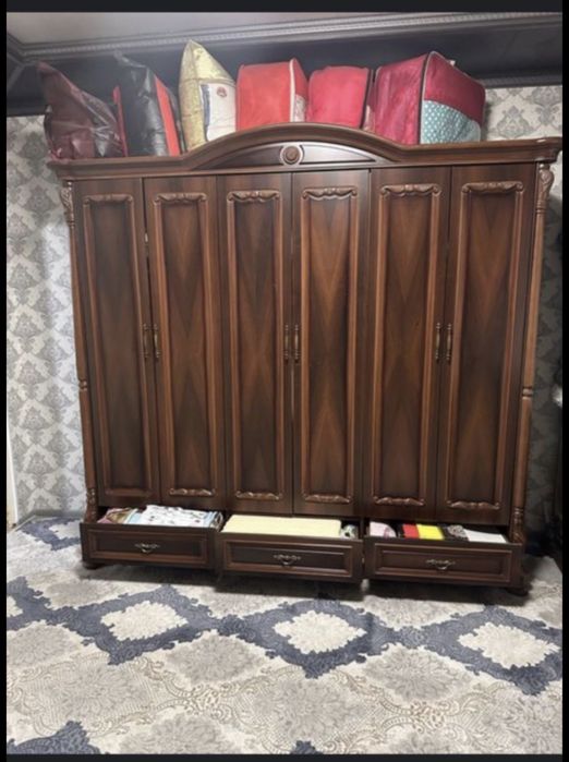 Spalniy kitayskiy komplekt