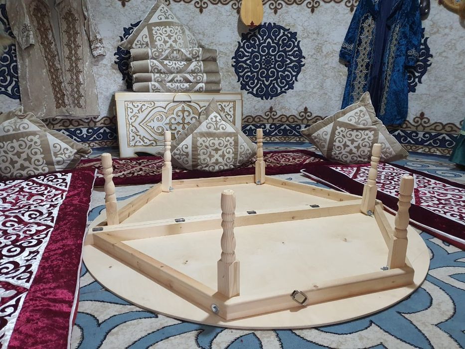 Круглый стол трансформер!