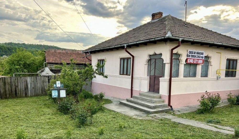 Casă din cărămidă + Teren generos 2.262 mp (Intravilan) – Deschidere 23m la DN12A (Strada Moldovei)