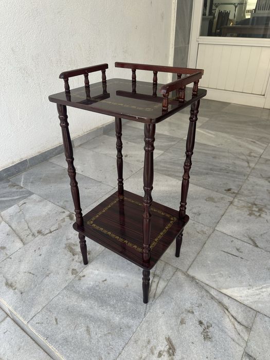 Етажерка / помощна масичка в класически стил – масив, 2 нива