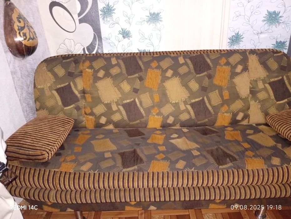 Продам Диван два кресла