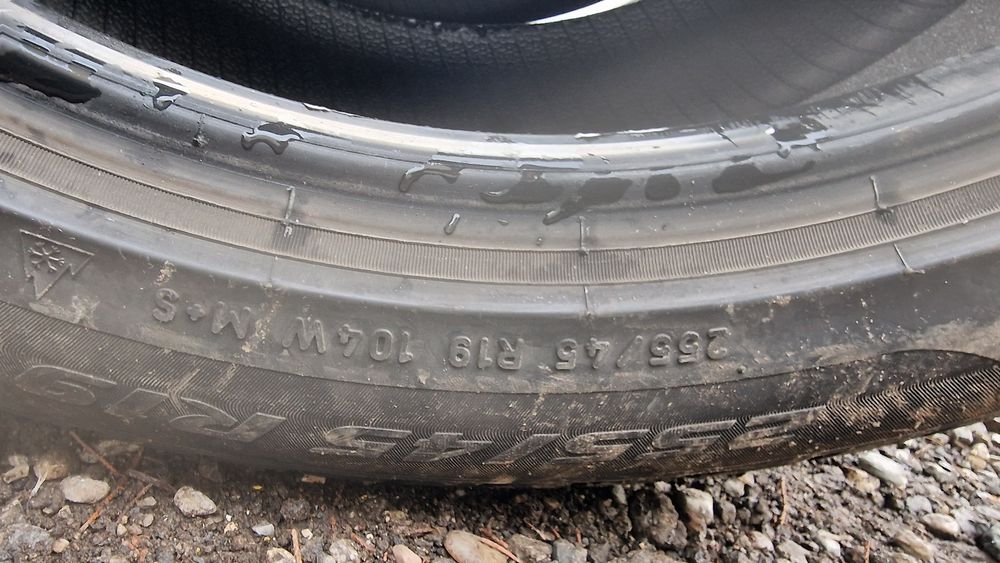 Anvelope 255/45R19 marca Pirelli, DOT 2022,M +S, 6.5 mm