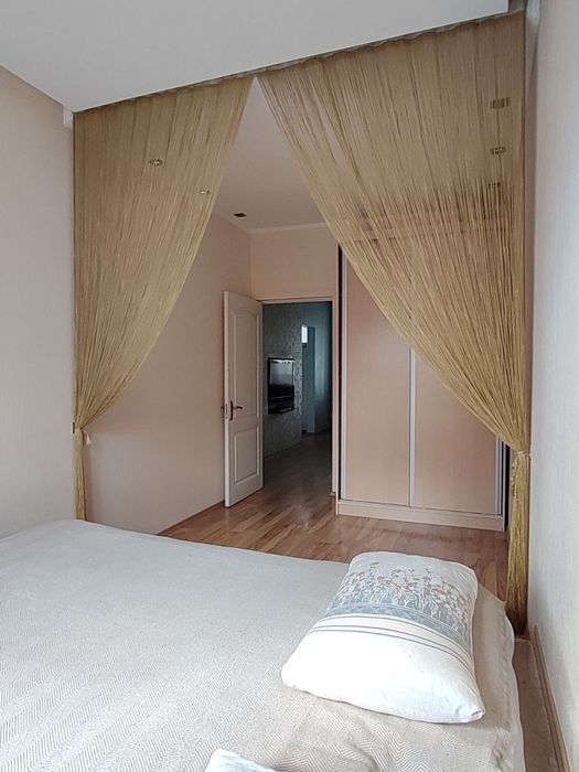 Фархадский рынок, трехкомнатная на втором этаже