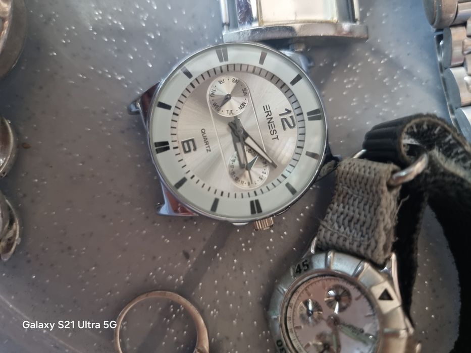 Ceasuri diferite marci