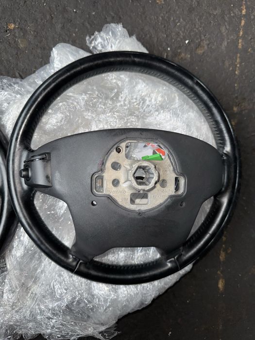 Volvo 2 броя волани