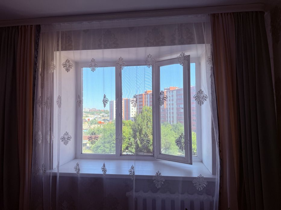 Шторы с тюлью в хорошем состоянии