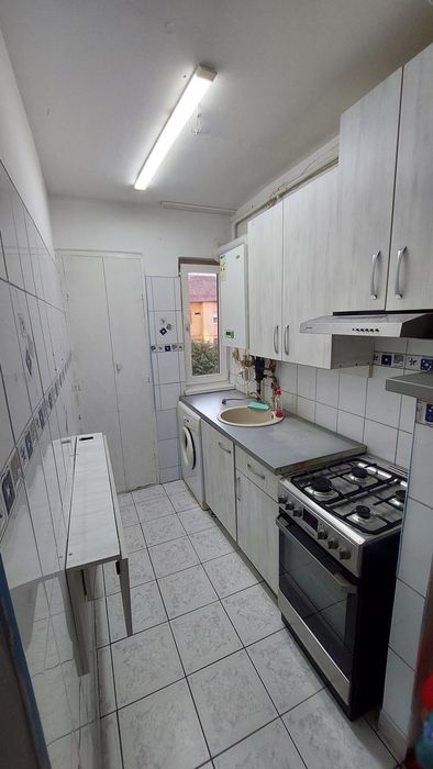 Apartament 2 camere de inchiriat, zona Cedonia