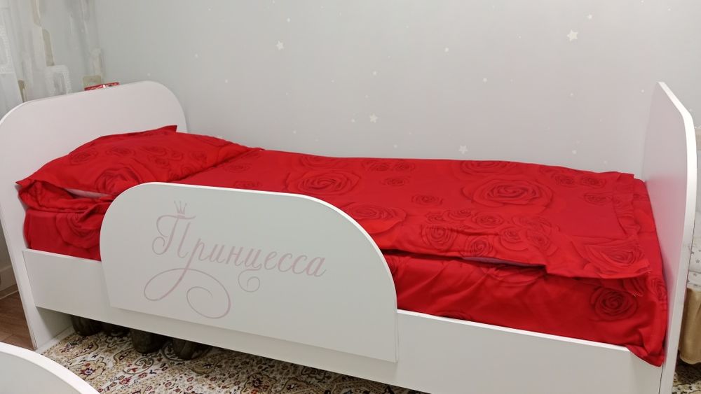 Детский мебель шкаф и кровать