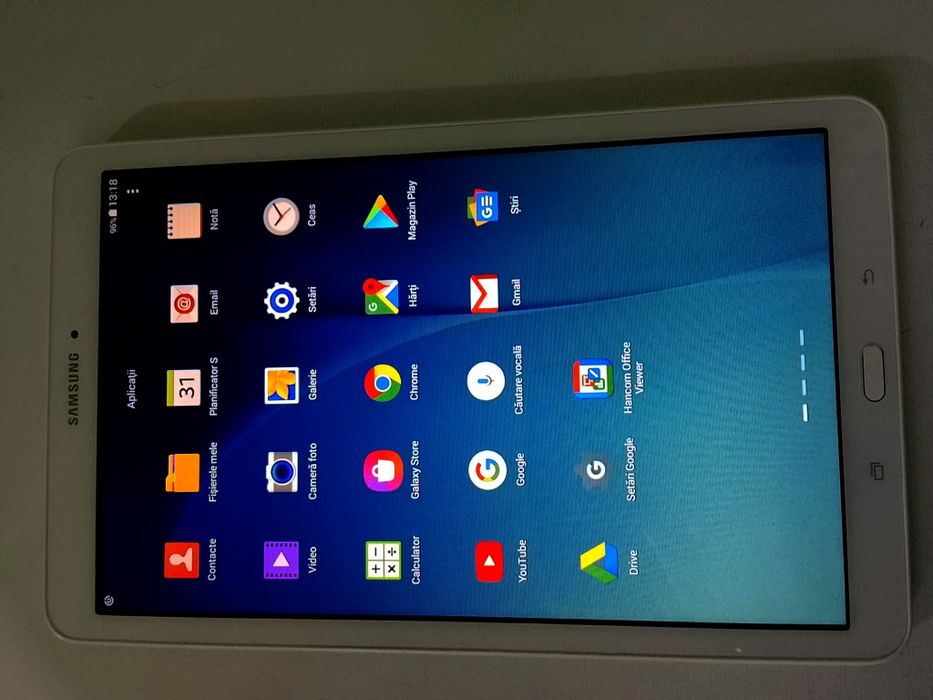 De vânzare Samsung Tab E SM - Te 560 stare foarte buna optic 9,5/10 tehnic 10/10   fără conturi sau fisuri sau crăpături