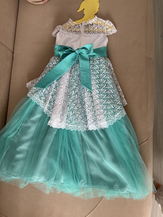 Продам платье на девочку