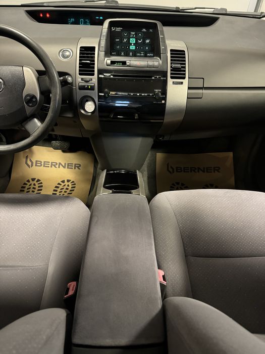 Toyota Prius 1,5 Hibrid Inmatriculata, Consum 4,5%, KM 299900km,