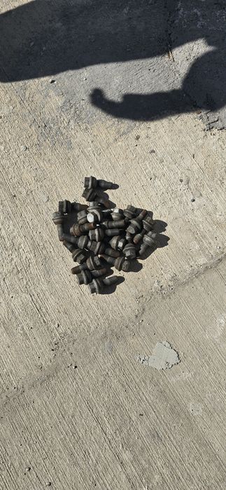 4 броя бусови гуми с метални джанти