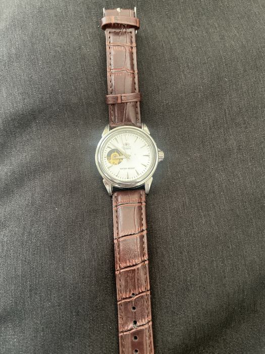 Продам часы Orient