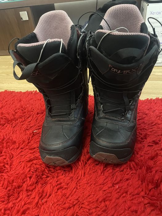 Booti burton marime 42