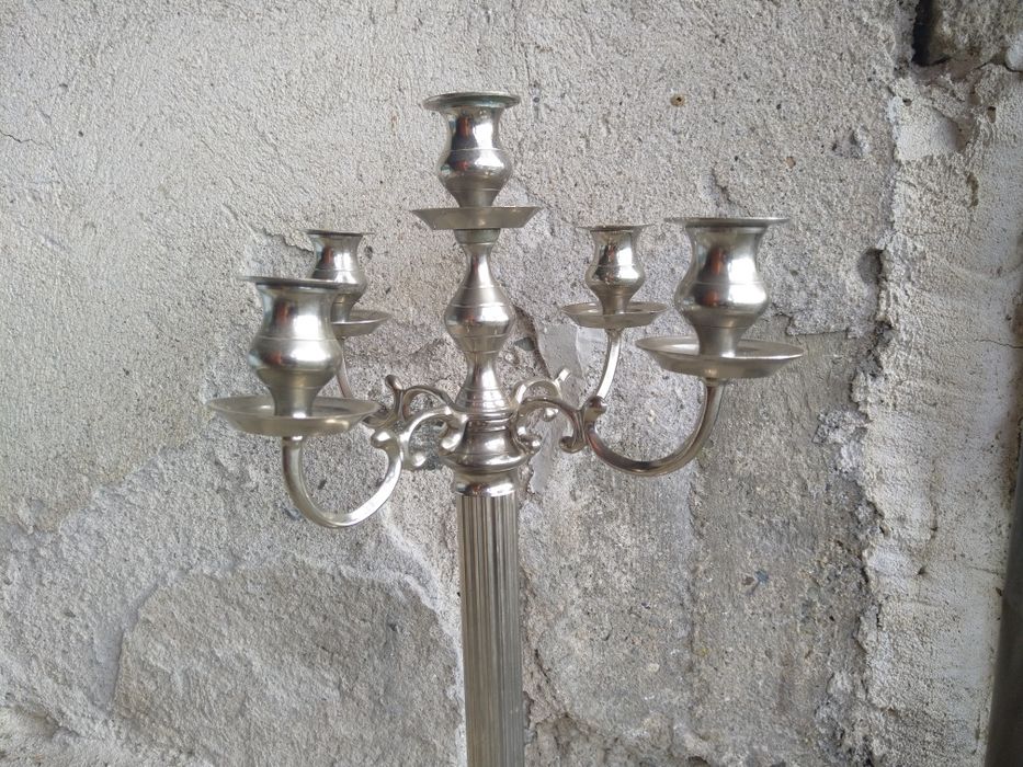 Продавам огромен масивен антикварен свещник в стил Арт Нуво