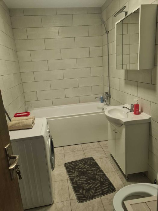 Inchiriez apartament regim hotelier Floresti