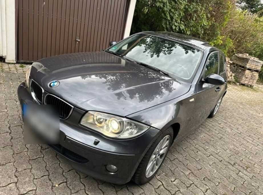 BMW Seria 1 E87 2.0 | Trapă | Xenon Adaptive | Senzori Fata/Spate