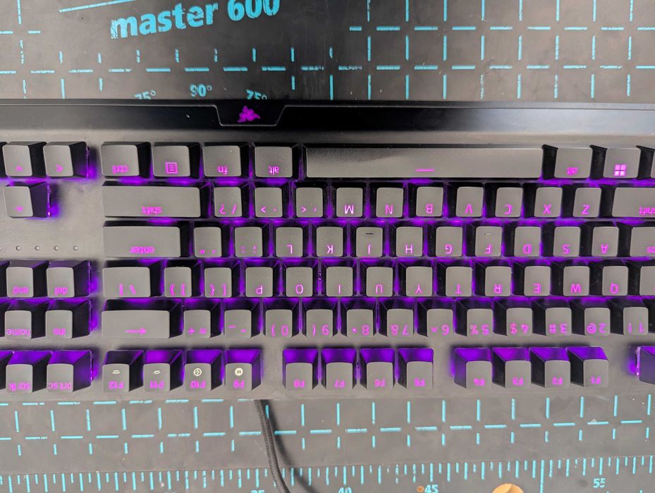 Razer BlackWidow V3 – RGB механична, Green switches + поставка за китки