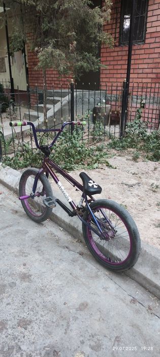 Стильный BMX Kenstone для трюков и катания