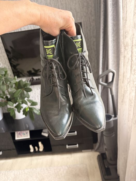 Продам полуботинки на каблуке,