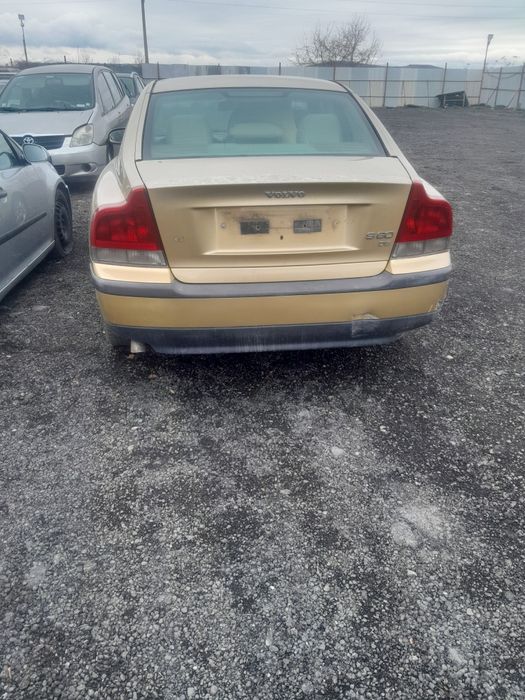 Продавам волво s 60 на части