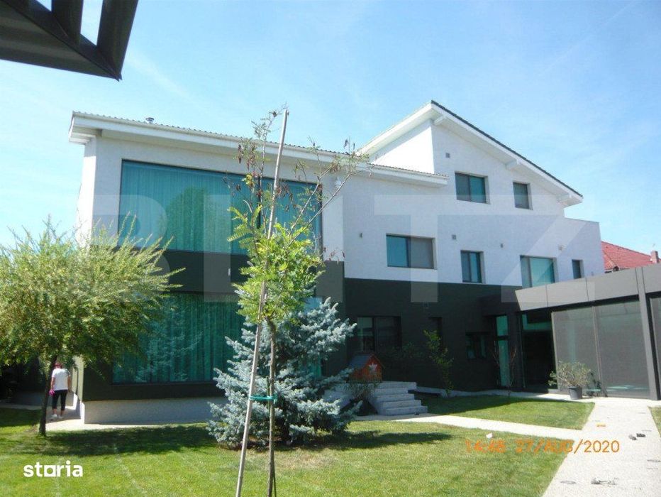 Vila, 8 camere, 790 mp utili, zona Lunei