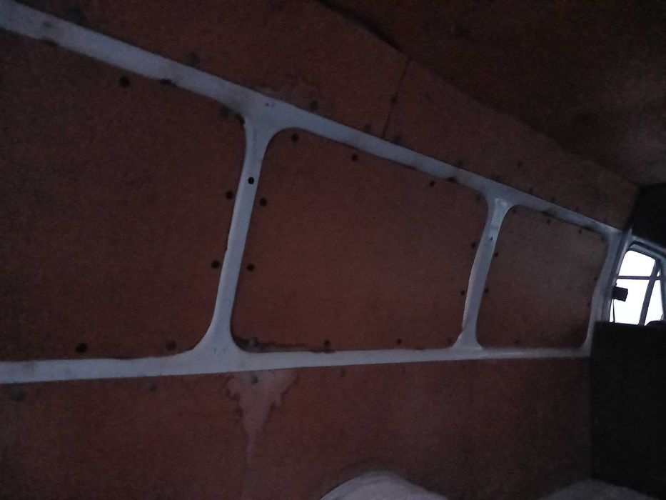 Ford sotiladi. 1992-yil yoqilg'i turi Dizel Qolgan ma'lumotlar telda