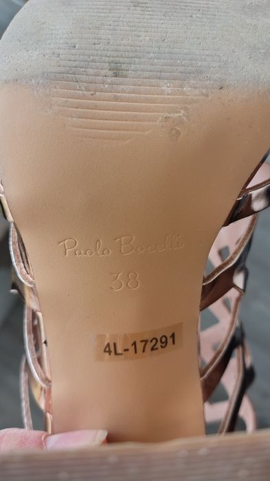 Златни сандали размер 38