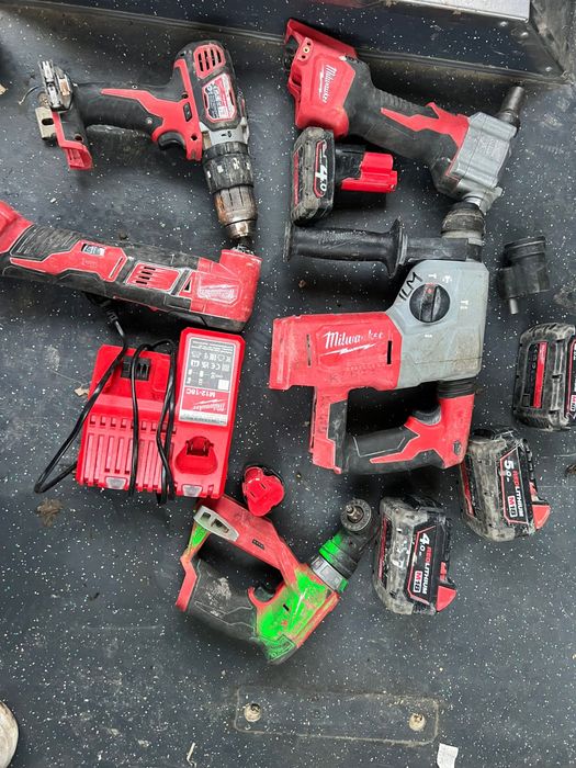 Pachet  scule milwaukee