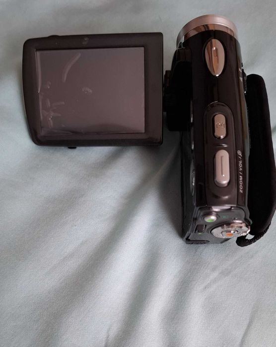 Продам видеокамеру SONY