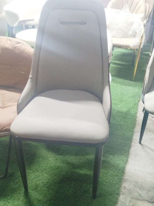 Sifatli stullar aksiya