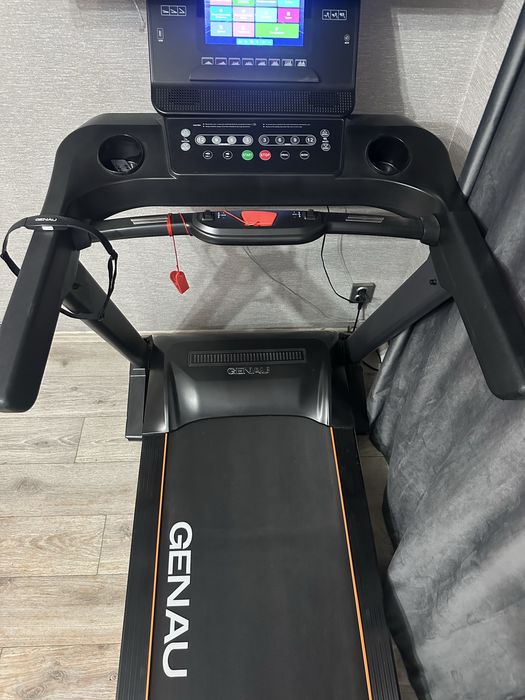 Беговая дорожка Genau G530