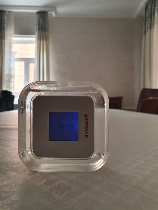 настольные умные часы