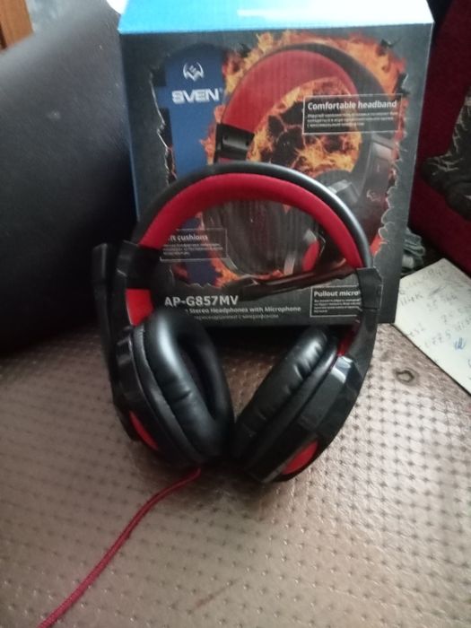 Наушники с микрофоном