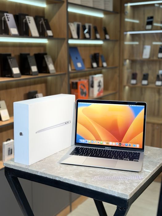 MacBook Air M1 2020 — 8/256 ГБ / PhoneLab
