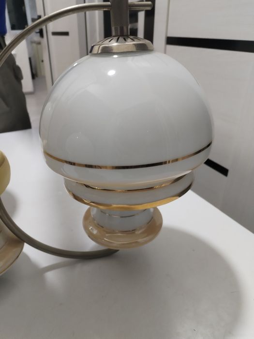 Люстра в хорошем состоянии