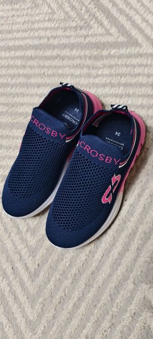 Кроссовки. Макасины для девочки