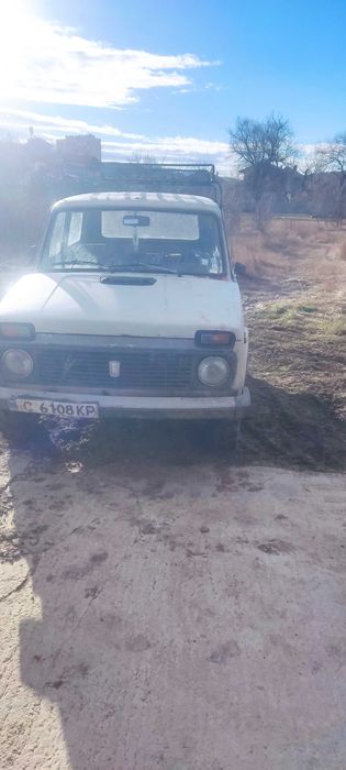 Лада Нива 1.6 газ/бензин с чисто нови гуми
