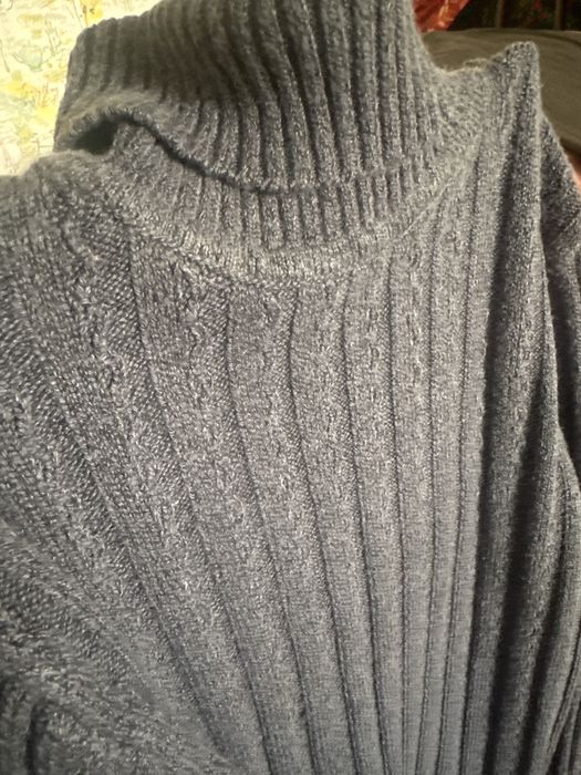 свитера хорошего качества. Размер м