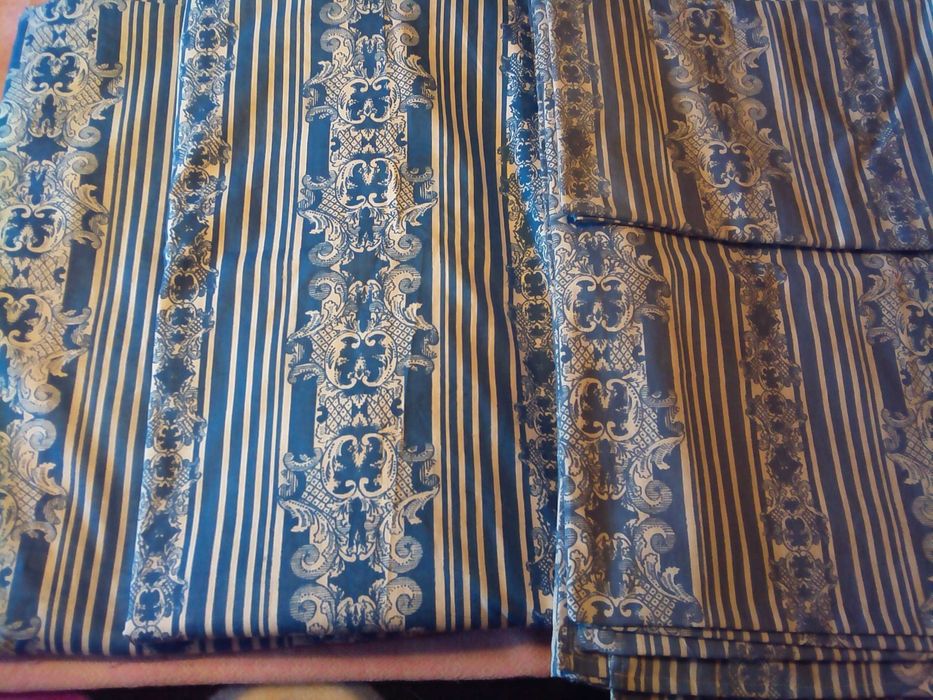 постельное  бельё-- 1.5 сп,   б/у