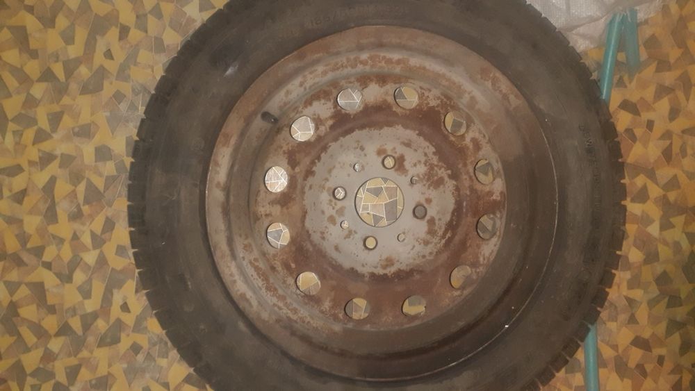 Продам летние покрышки размер 14