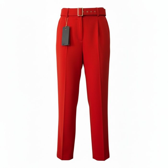 Горчичное платье, бежевые и красные брюки