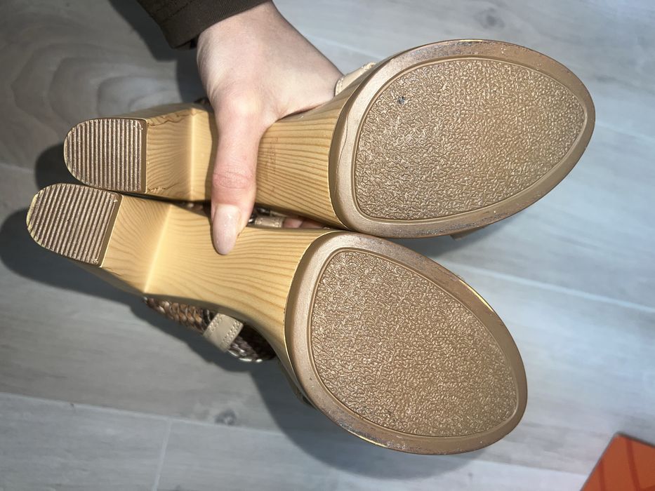 Босоножки 35 размер