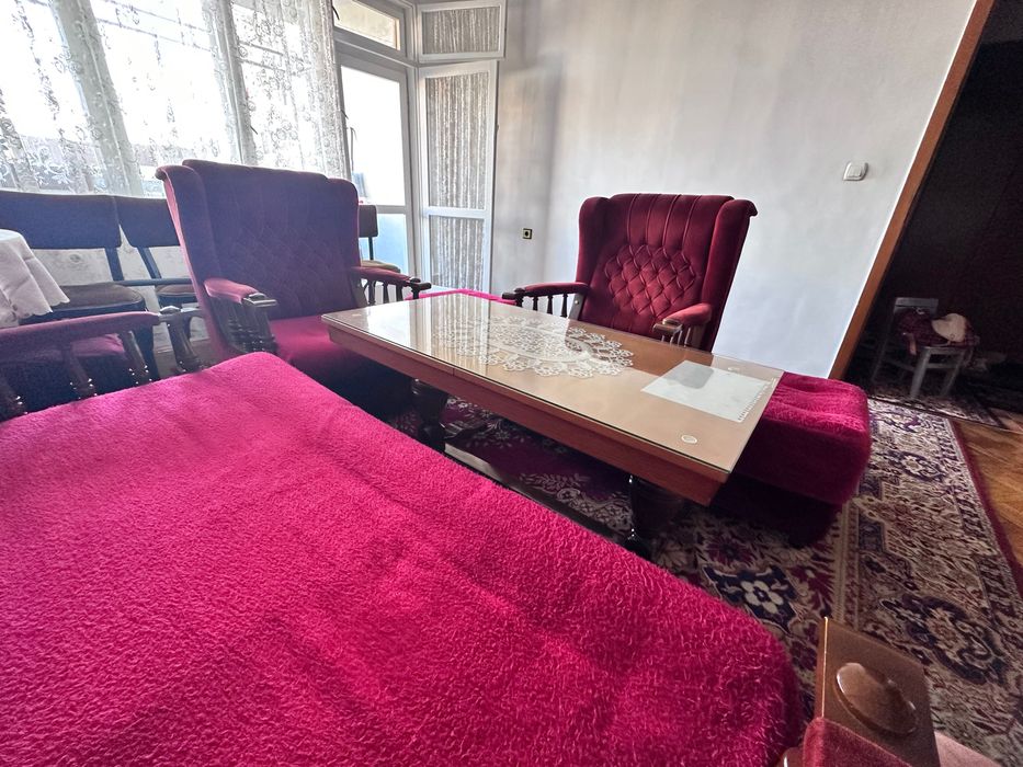 Продава се ретро мека мебел правена по поръчка