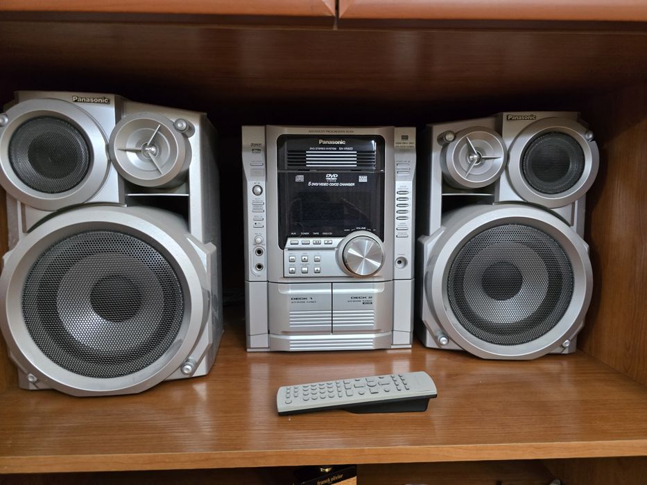 Магнитофон Panasonoc CD  DVD