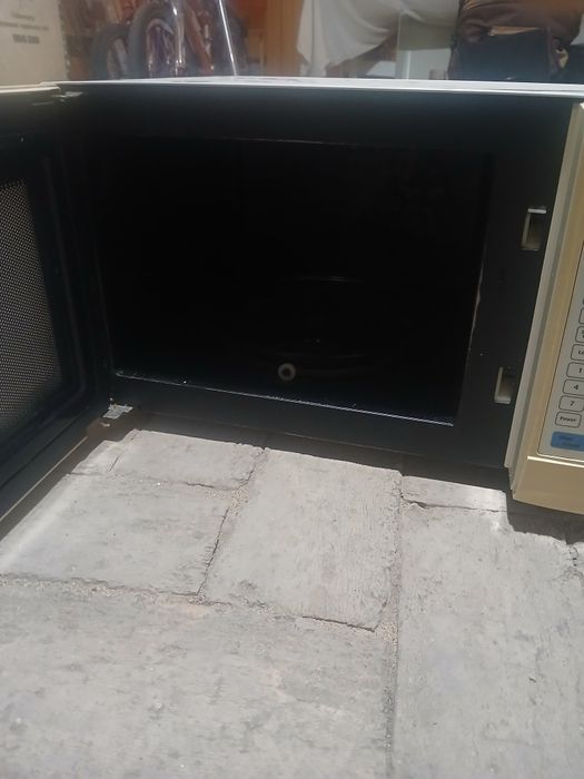 Микроволнова печь Nikai