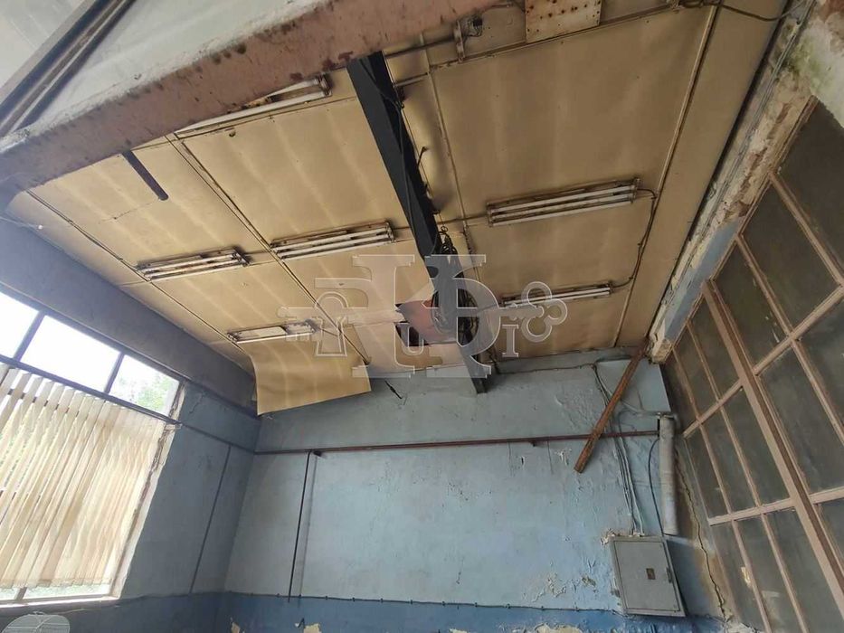 Продава се Промишлена сграда в Добрич, Промишлена зона - Запад - 842 кв.м за 297 €/кв.м - Снимка #3